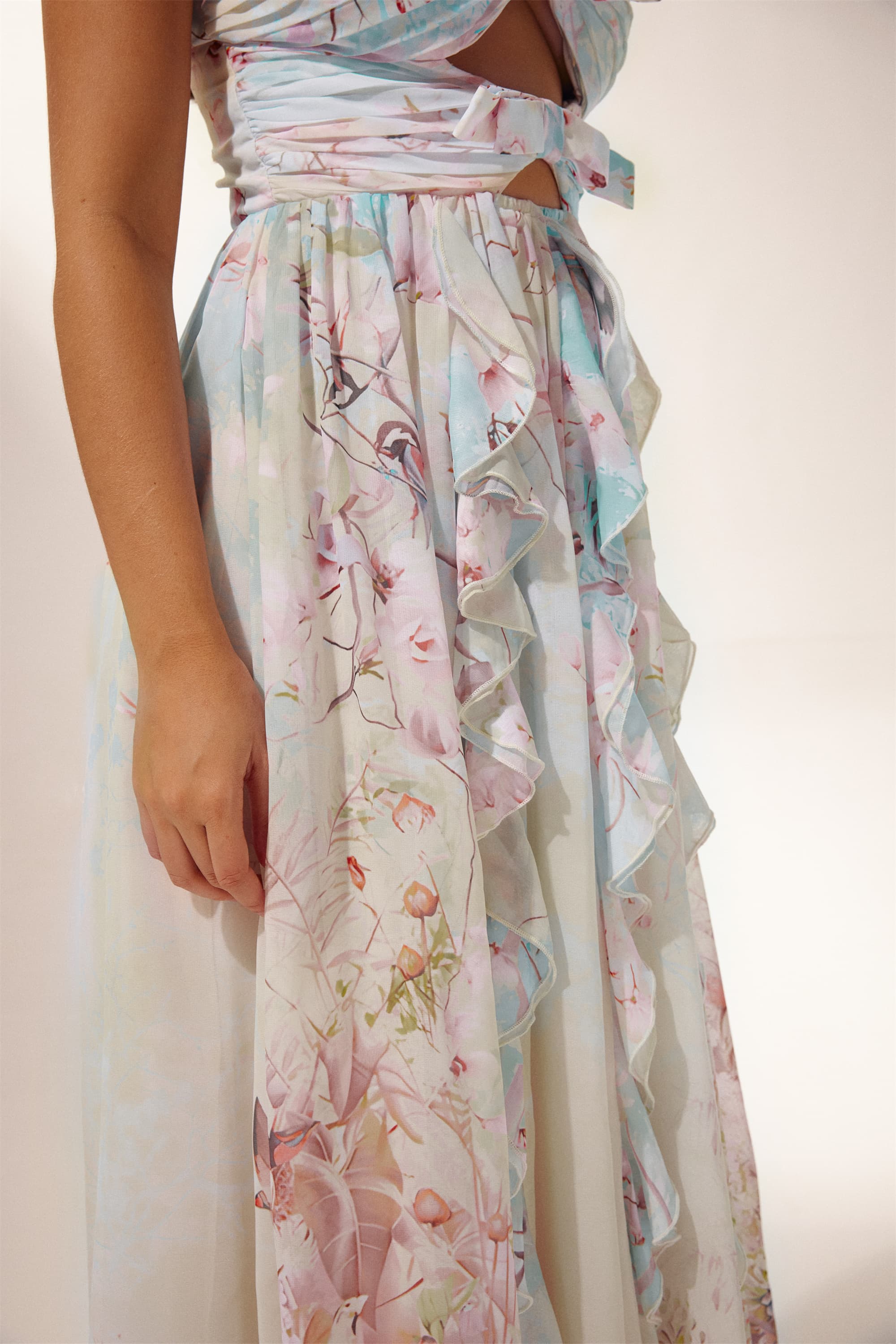 Octavia Baskılı Cut-Out Fırfırlı Maxi Elbise