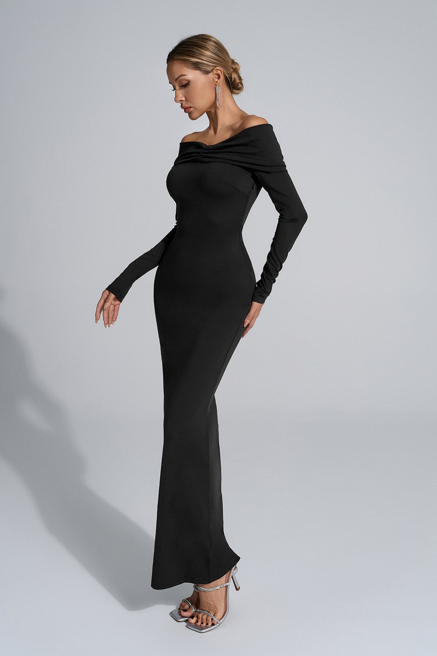 Isabella Siyah Uzun Kollu Bodycon Maxi Elbise