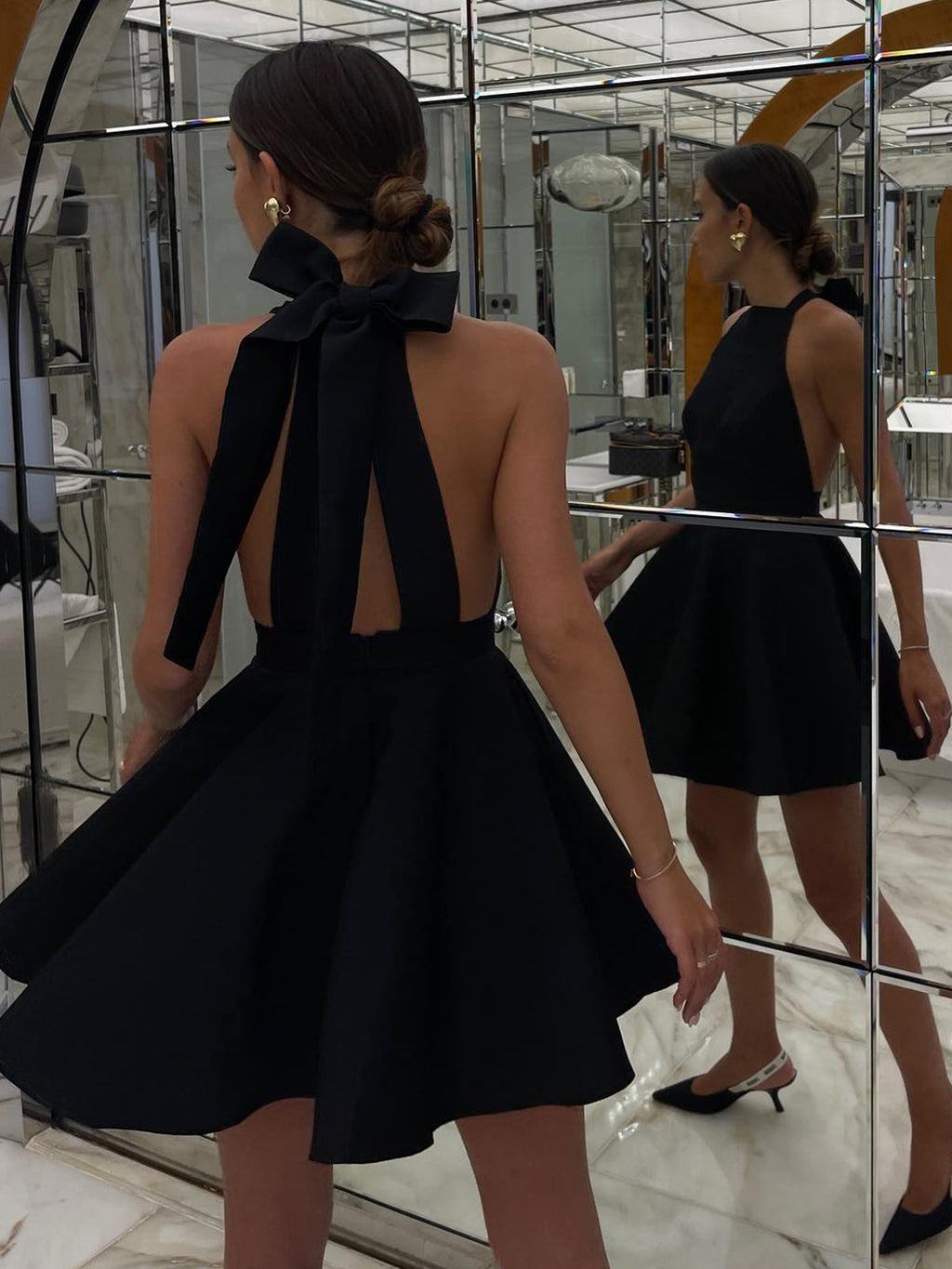 Halter Yaka Sırtı Açık Mini Elbise
