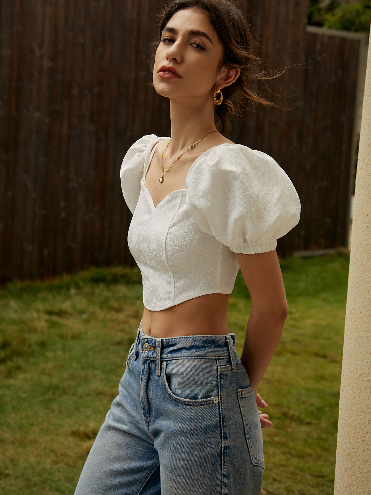 Kalp Yaka Beyaz Crop