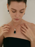 Midnight Elegance Siyah Oniks Kolye