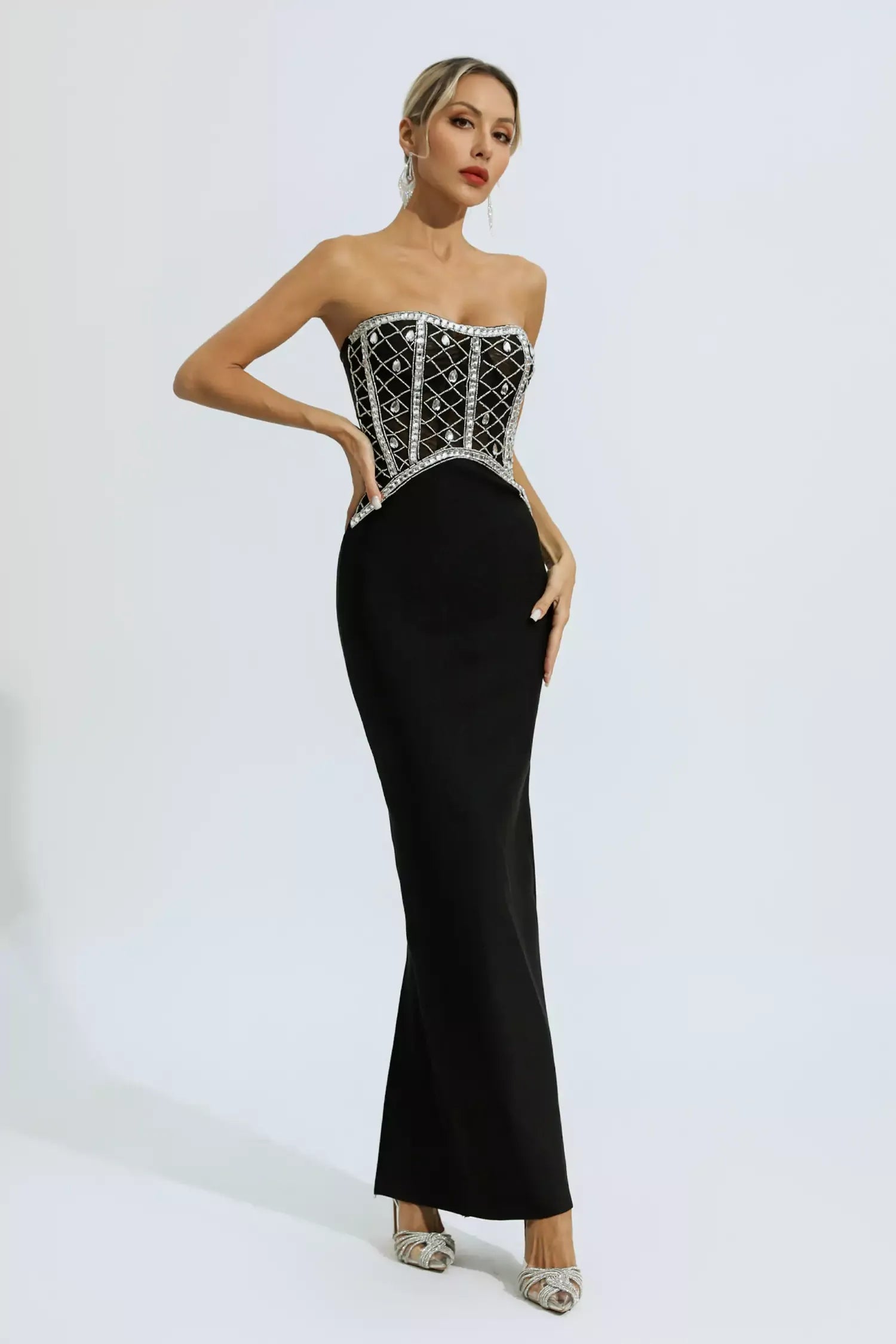 Jolie Siyah Boncuklu Bandaj Maxi Elbise