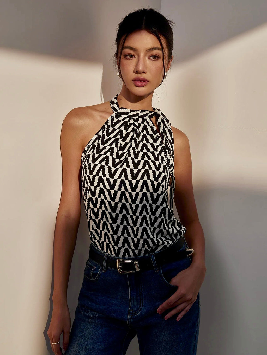 Zigzag Halter Yaka Bluz