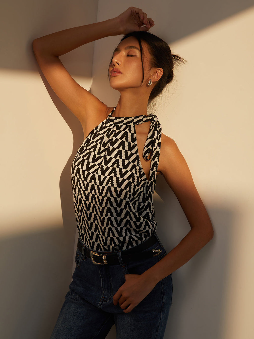 Zigzag Halter Yaka Bluz