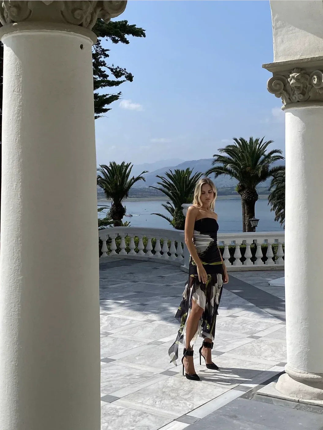 Aneesa Çiçekli Straplez Midi Elbise