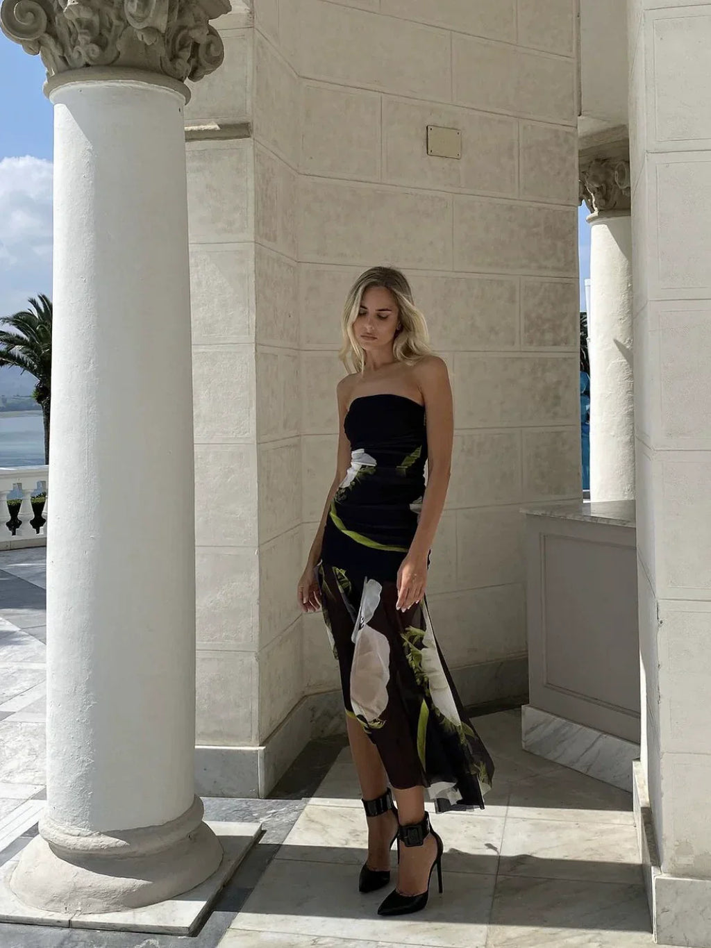 Aneesa Çiçekli Straplez Midi Elbise