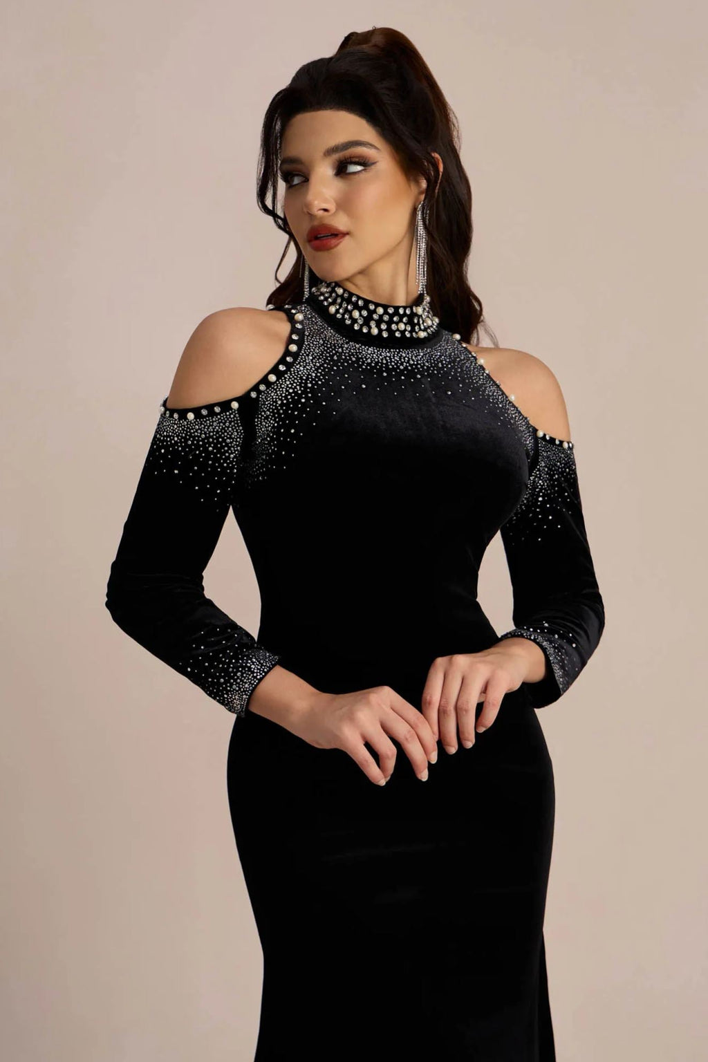 Audrey Taşlı Balıkçı Yaka Kadife Midi Elbise